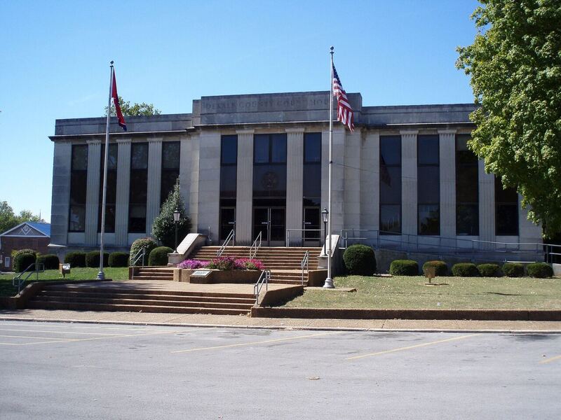 The DeKalb County Courthouse in Smithville