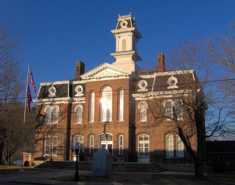 The Smith County Courthouse in Carthage